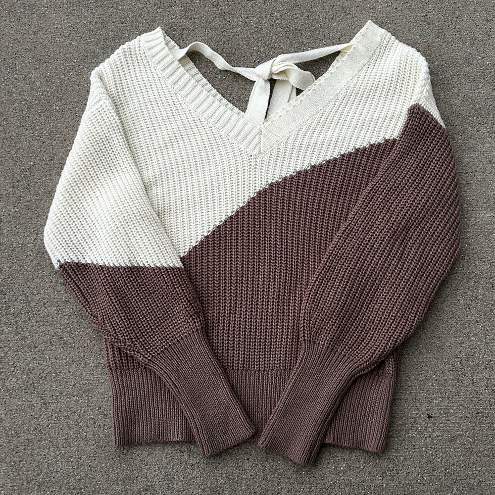 Women’s Drygoods Blu Pepper brown and cream sweater with bow in the back